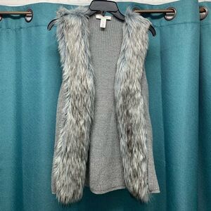 White House Black Market Gray Faux Fur Sweater Vest Size Small